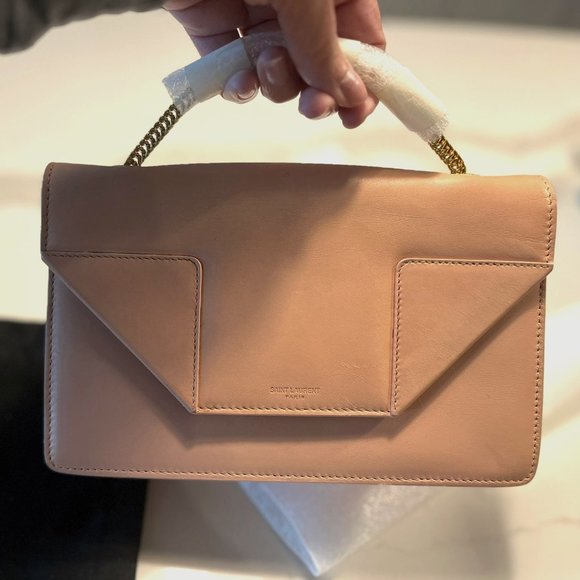 Saint Laurent Betty bag in Blush - Picture 2 of 13
